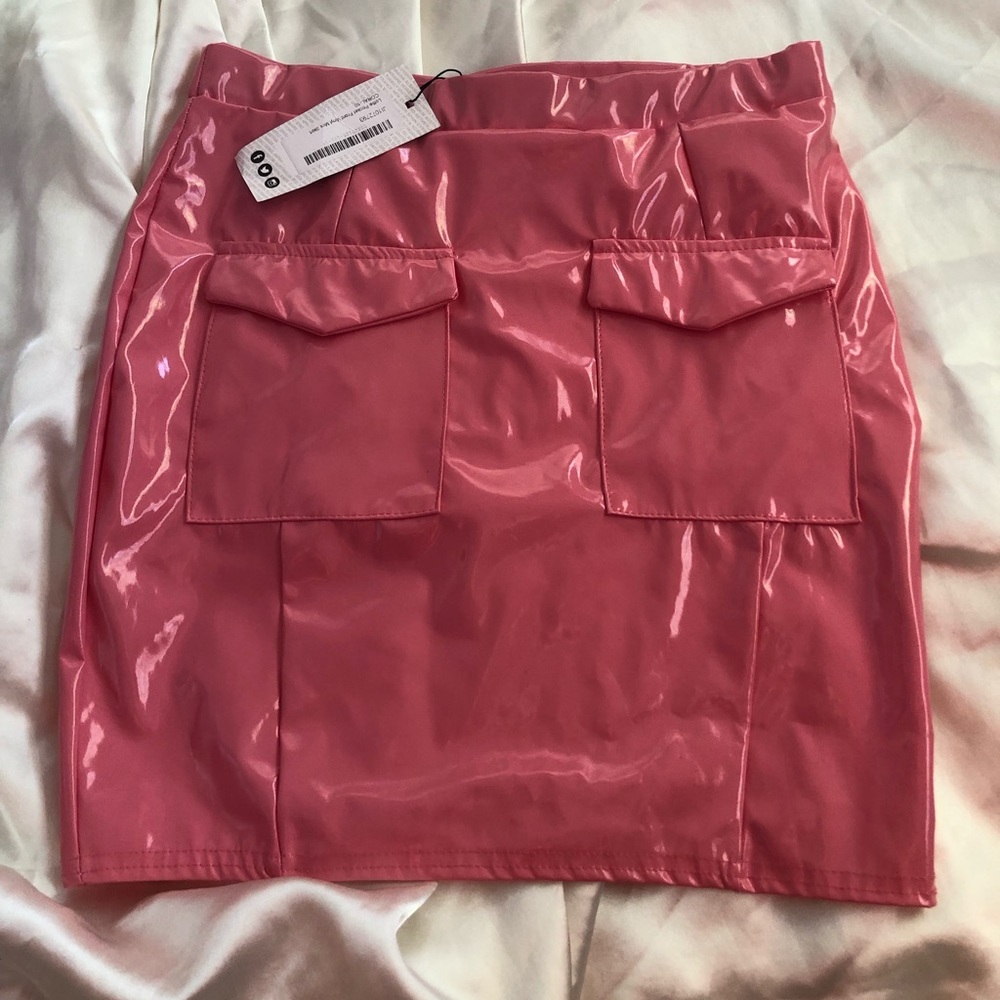 Bubblegum vinyl mini skirt